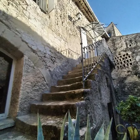 La Maison De Thomas Arpaillargues-et-Aureillac