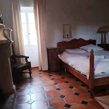 La Maison De Thomas * Arpaillargues-et-Aureillac